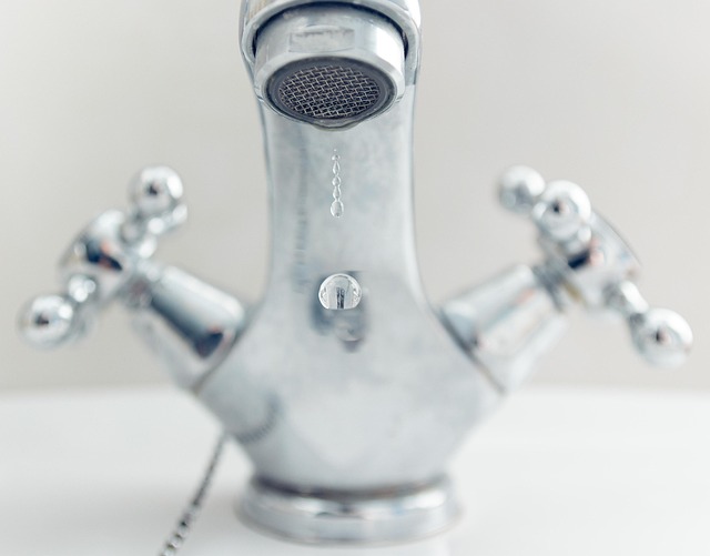 トイレ陶器汚れ落としの秘訣！黒ずみ・水垢・尿石を完全攻略