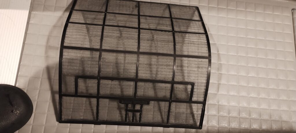 川崎市 クイックエアコンクリーニング フィルター 汚れ