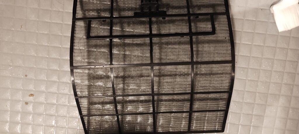 川崎市 クイックエアコンクリーニング フィルター 洗浄後