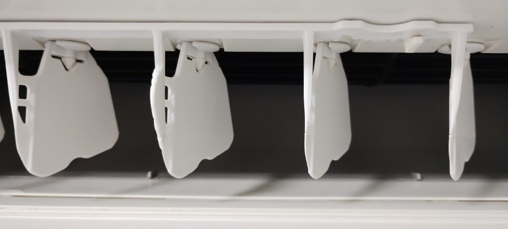 川崎市 クイックエアコンクリーニング 吹き出し口 洗浄後