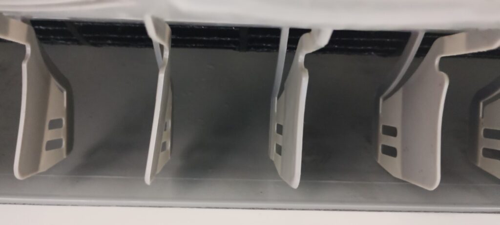 大田区 クイックエアコンクリーニング 吹き出し口 After